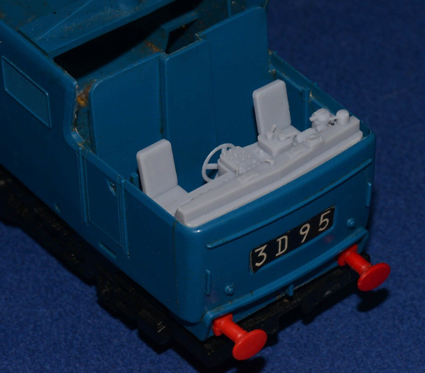 BR HYMEK CLASS 35 CAB INTERIORS for TRI-ANG BIG BIG TRAIN upgrade (x2) (O Gauge 7mm scale)