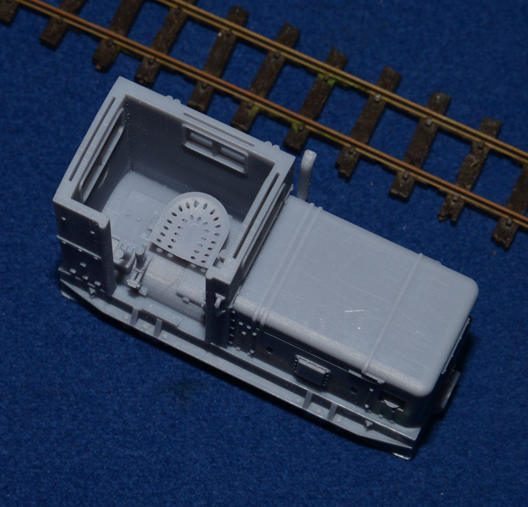 RUSTON & HORNSBY MINIATURE / NARROW GAUGE DIESEL [2] (BODY ONLY) (O9 Gauge 7mm scale)