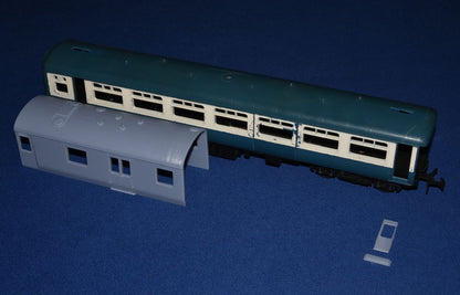 BR BLUE PULLMAN KITCHEN CAR BODY SECTIONS (x2) for TRI-ANG BIG BIG TRAIN Mk2 COACH CONVERSION (O Gauge 7mm scale)